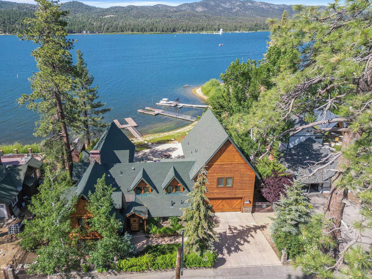 Sleeps 23 | 2 Lakefront Homes, Private Dock+Beach, Hot Tub, Fire Pit, Deck Views