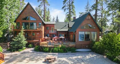 Sleeps 23 | 2 Lakefront Homes, Private Dock+Beach, Hot Tub, Fire Pit, Deck Views