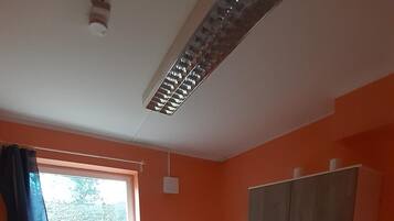 Twin Room | Free WiFi, bed sheets