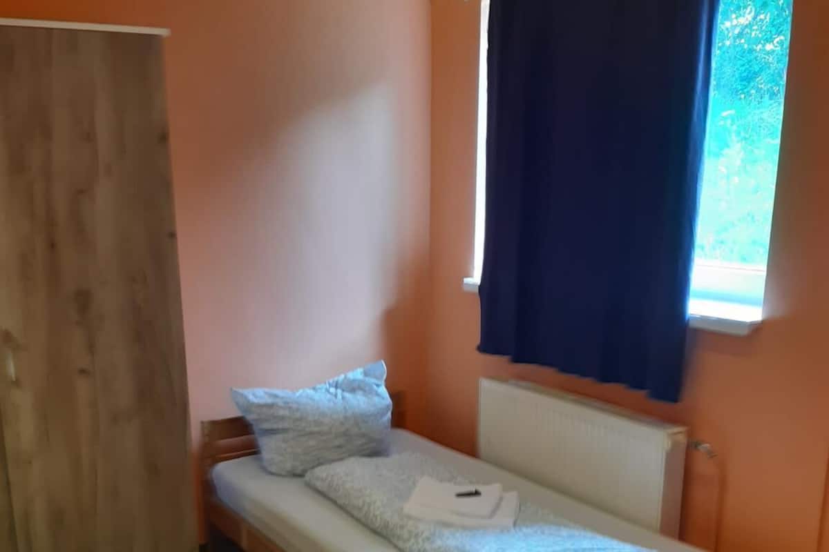 Wifi gratis y ropa de cama