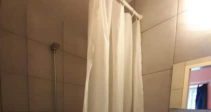 2-Rent Group Hostel Rooms&Apartments TUB19A