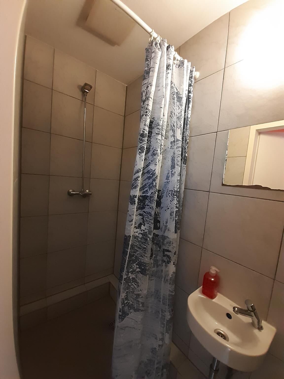 Twin Room | Bathroom