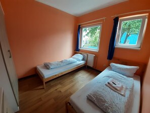 Free WiFi, bed sheets - 2-Rent Group Hostel Rooms&Apartments TUB19A (Munich)
