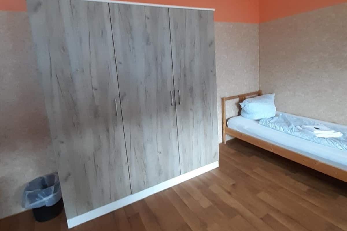 Driepersoonskamer | Gratis wifi, beddengoed