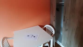Quarto duplo | Wi-Fi de cortesia, roupa de cama