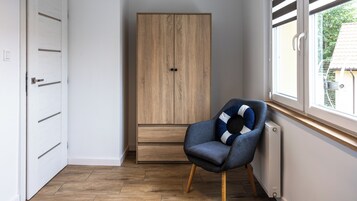 Apartament (E8) | Individually decorated, individually furnished, iron/ironing board