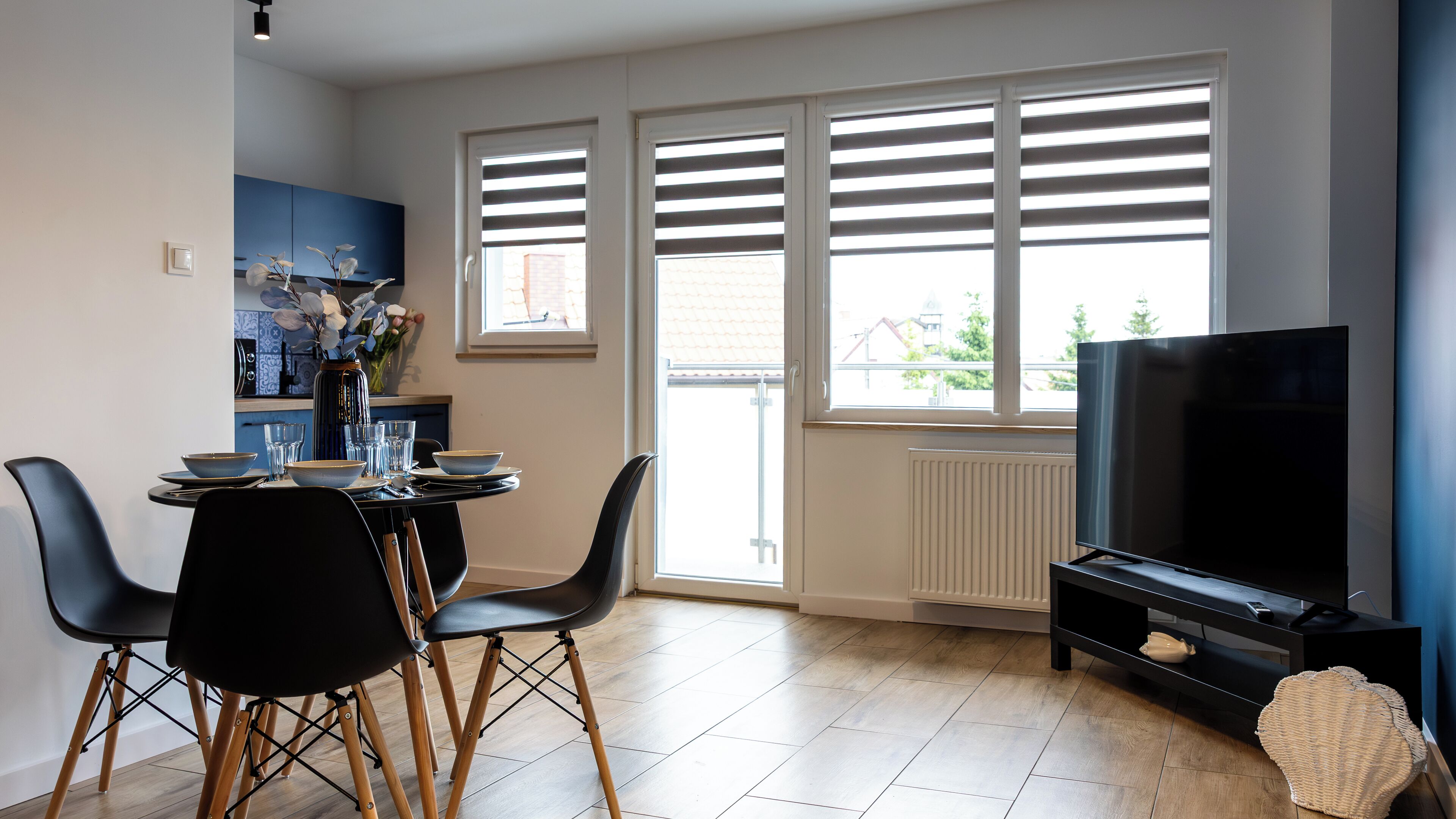 Apartament (E8) | Living area | Flat-screen TV