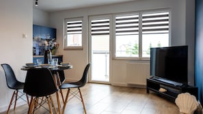 Apartament (E8) | Area soggiorno | TV a schermo piatto