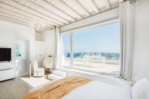 6 bedrooms, iron/ironing board, WiFi, bed sheets