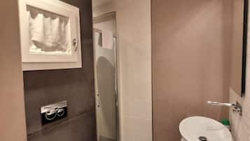 Apartment | Bathroom