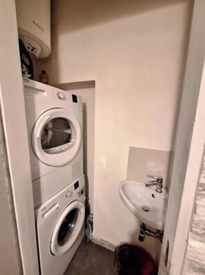 Apartment | Laundry
