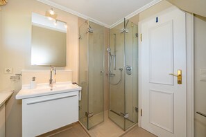 Unclassified image, 2 of 44, button