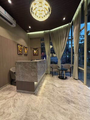 Reception - O'Nest Pearl (Miraj)