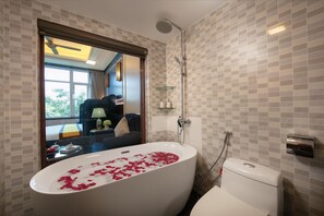 Junior Double Room, Courtyard View | Bathroom | Shower, free toiletries, hair dryer, bathrobes - Royal Hotel & Spa Bac Ninh (Tu Son)