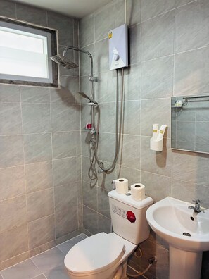 Standard Double Room | Bathroom