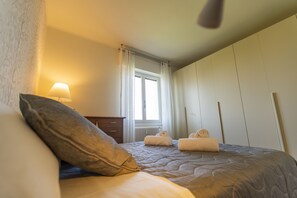 1 chambre, fer et planche à repasser, Wi-Fi gratuit, draps fournis