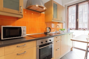 Fridge, microwave, oven, stovetop - Madamarté - 301 by Houset (Monza)