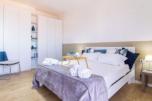 Iron/ironing board, free WiFi, bed sheets