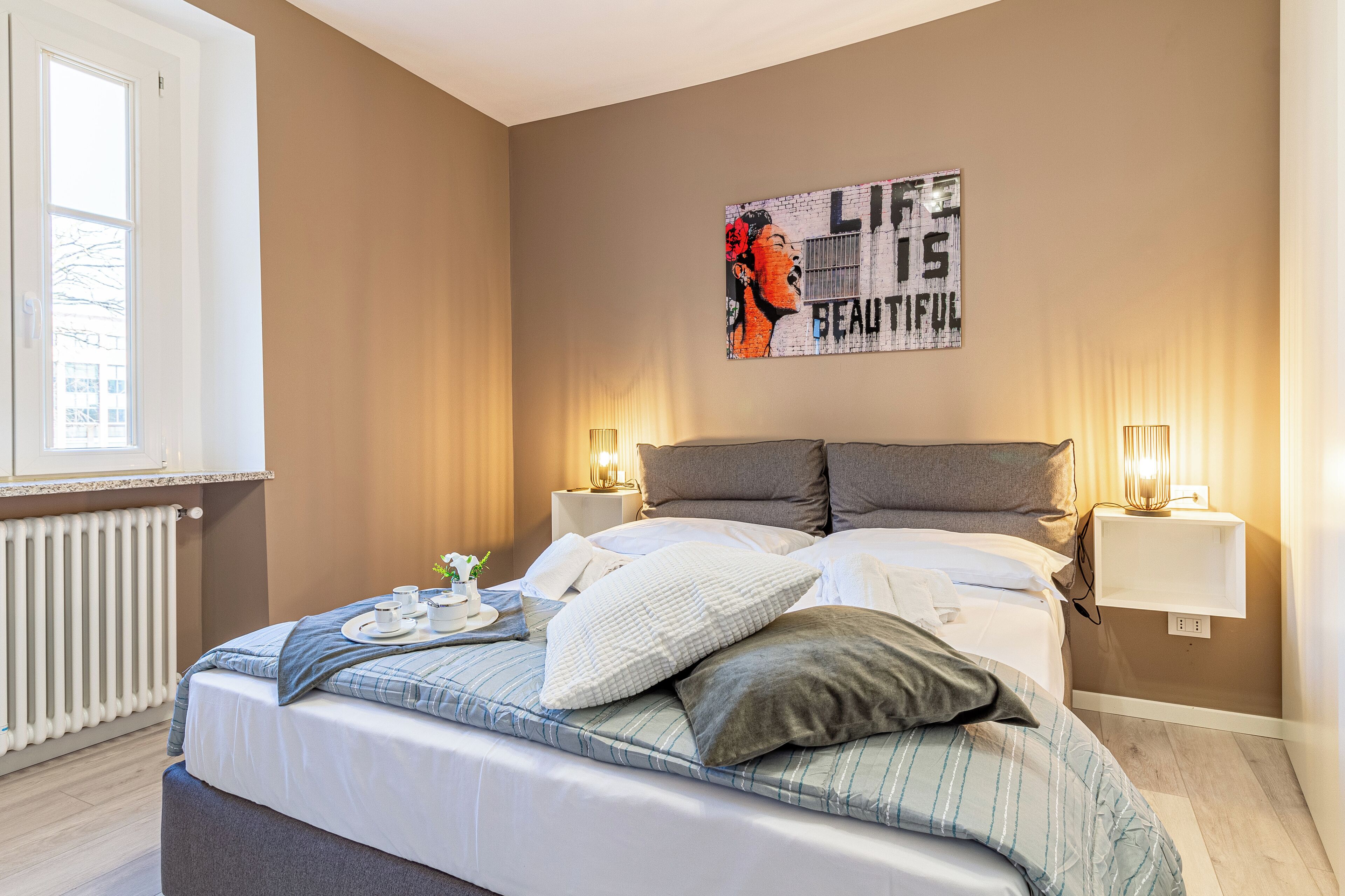 1 habitación, tabla de planchar con plancha, wifi gratis y ropa de cama 