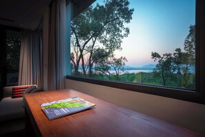 Habitación doble exclusiva, vista parcial al lago | Wifi gratis 