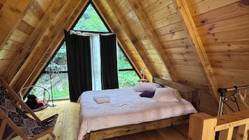 Family House, Mountain View | In-room safe, blackout drapes, soundproofing, free WiFi