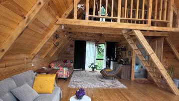 Family House, Mountain View | Living area | Flat-screen TV