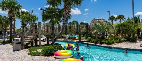 Una piscina cubierta, una piscina climatizada