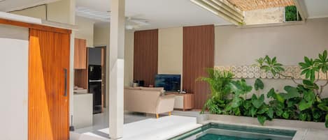 Kamar Deluks | Area keluarga | Televisi 32-inci dengan saluran TV digital