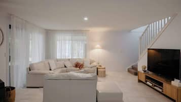 TV connectée, table de tennis de table