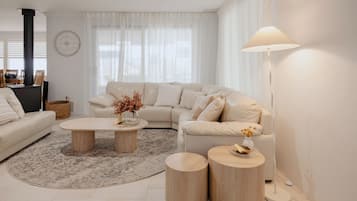 Smart-TV, Tischtennisplatte