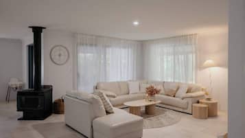 TV connectée, table de tennis de table