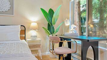 1 bedroom, desk, iron/ironing board, free WiFi