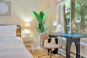 1 bedroom, desk, iron/ironing board, free WiFi