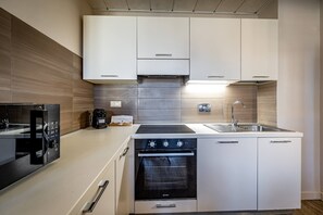 Réfrigérateur, four, plaque de cuisson, lave-vaisselle