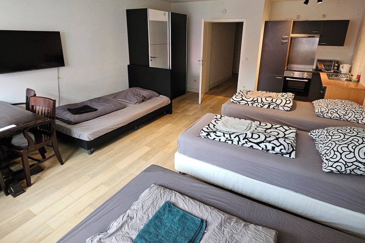 Lägenhet - flera sängar - utsikt mot staden | Gratis wi-fi