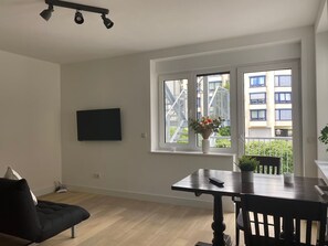 패밀리 아파트, 발코니, 정원 전망 | 무료 WiFi, 침대 시트