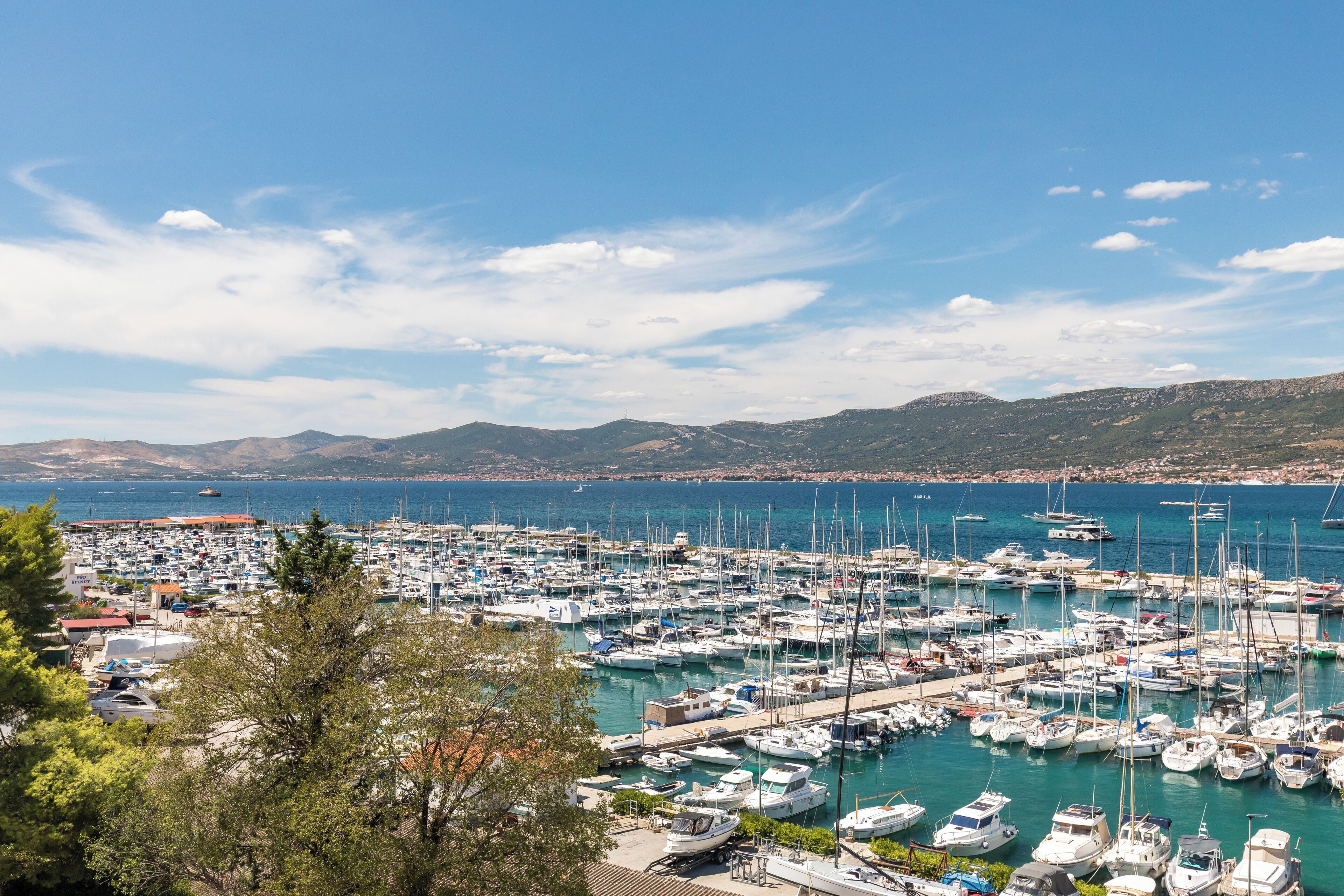 Photo - Akademis - Fit Split