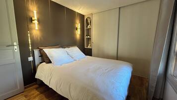 4 bedrooms, WiFi, bed sheets