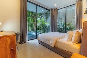 Luxury Villa | Soundproofing, iron/ironing board