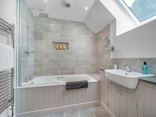 The location sits beside the Atlantic bridge, offering uninterrupted sea views.