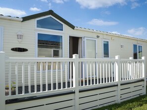 Exterior - 2 bedroom accommodation in Patrington Haven (Patrington Haven)