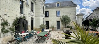 Encantadora Casa Rural en Avoine con Spa Privado y Jardín