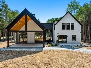 Exterior - The Point | Modern Retreat for Groups · Firepit (Egg Harbor)