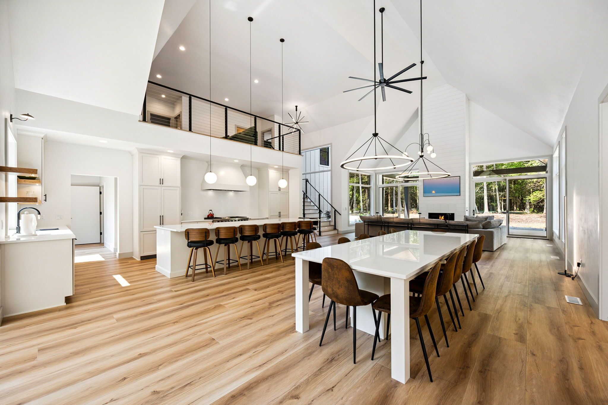 المنشأة من الداخل