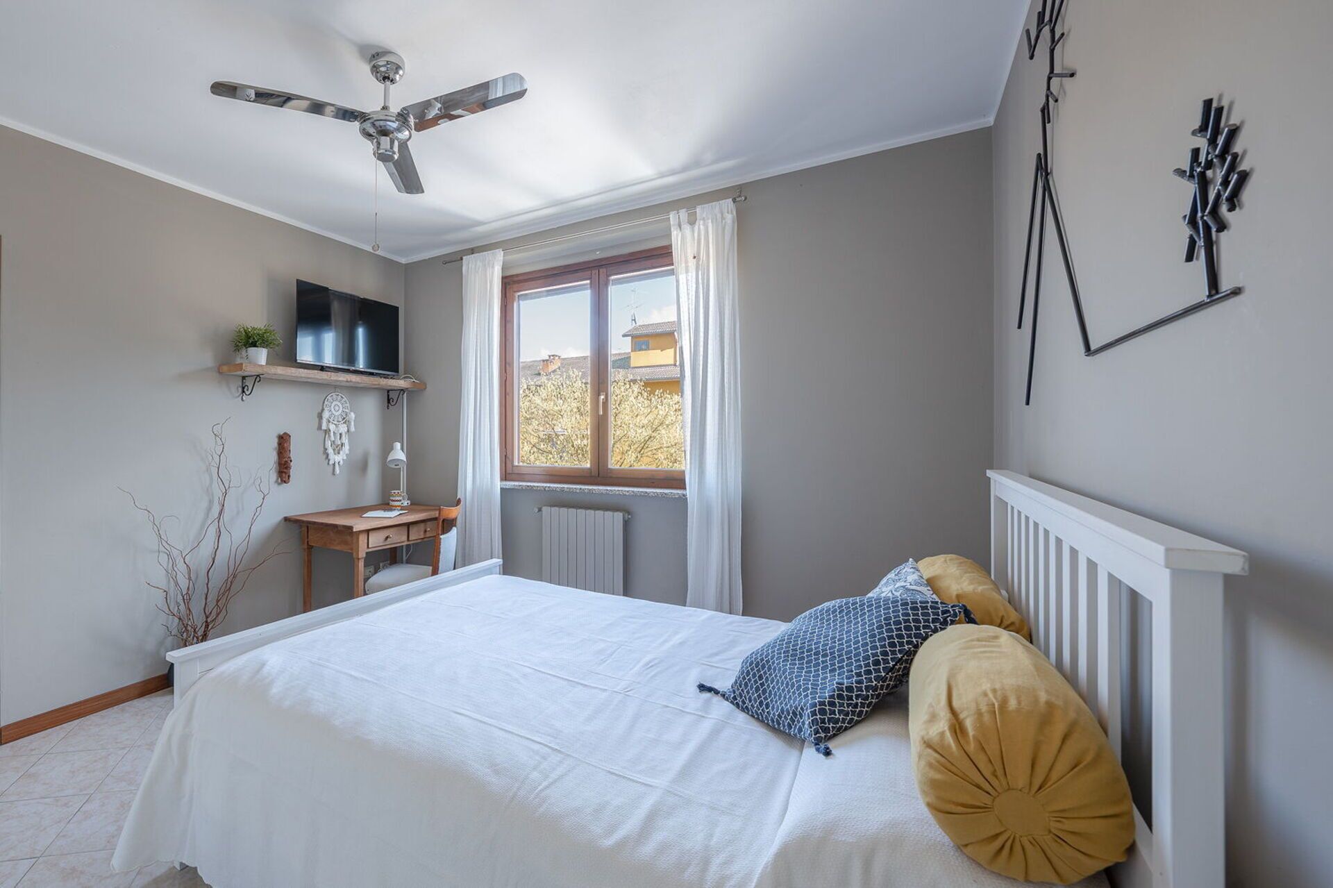 1 camera, Wi-Fi gratuito