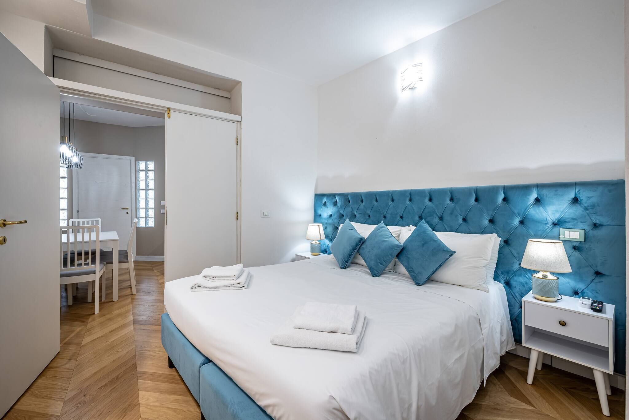 3 chambres, fer et planche à repasser, accès au Wi-Fi (inclus)