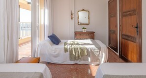 3 bedrooms, free WiFi, wheelchair access