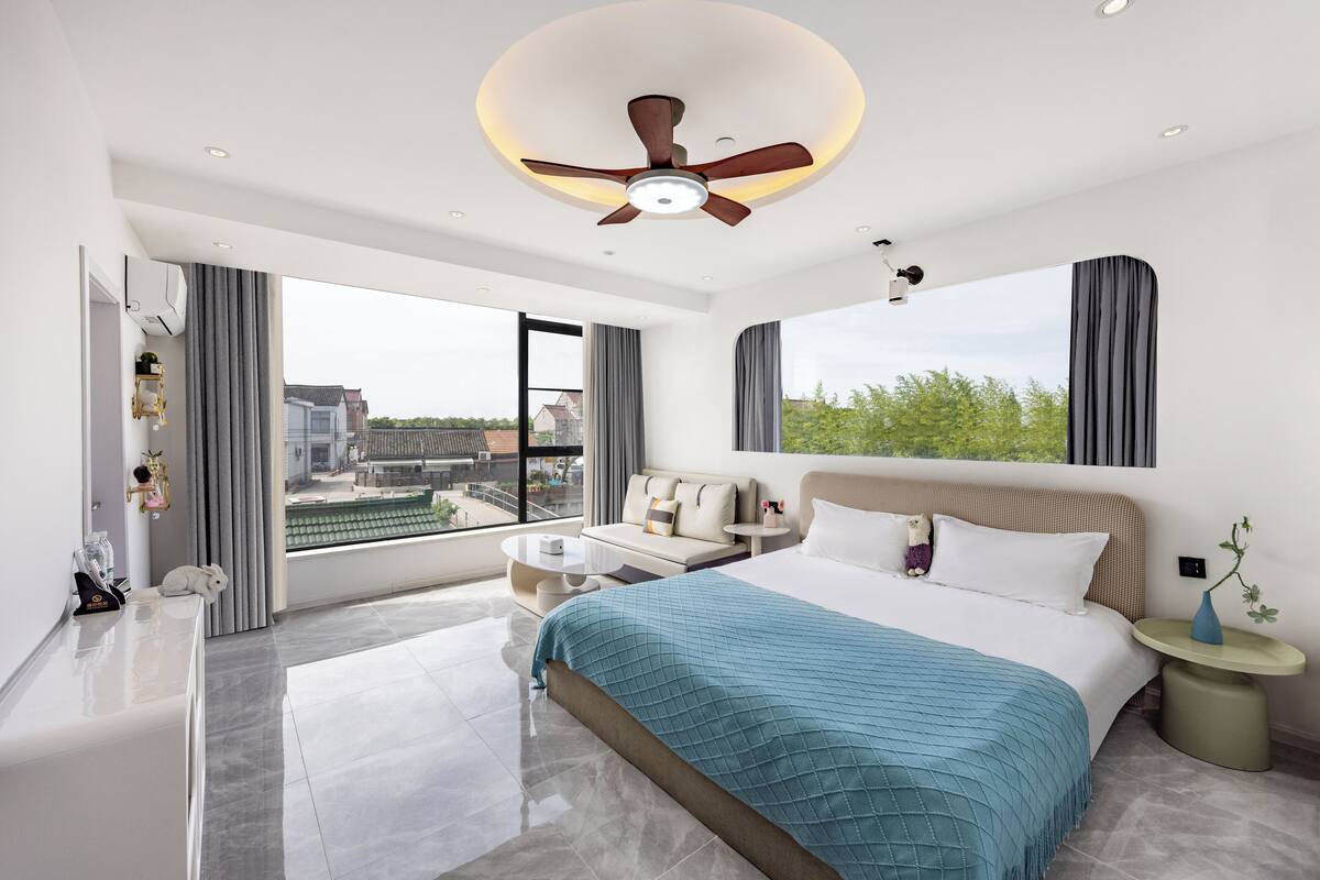 Exclusive Double Room | Down comforters, laptop workspace, blackout drapes, iron/ironing board