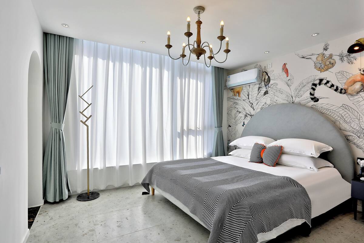 Junior Triple Room | Down comforters, laptop workspace, blackout drapes, iron/ironing board