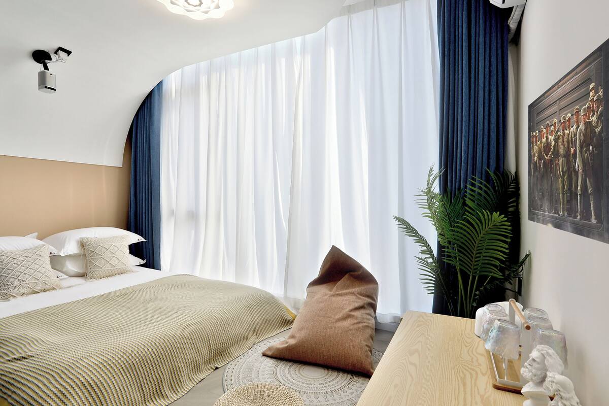 Basic Single Room, Pool View | Down comforters, laptop workspace, blackout drapes, iron/ironing board